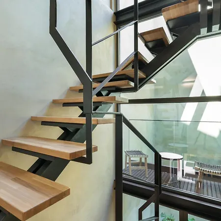 Poem דירה חאניה